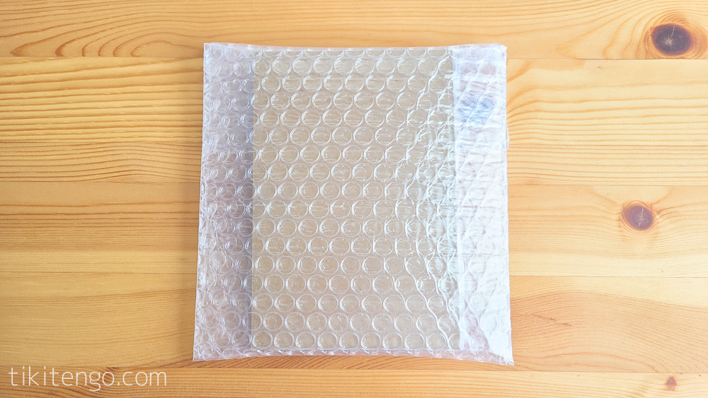 ポケカPSAを梱包用のエアクッション袋に収納